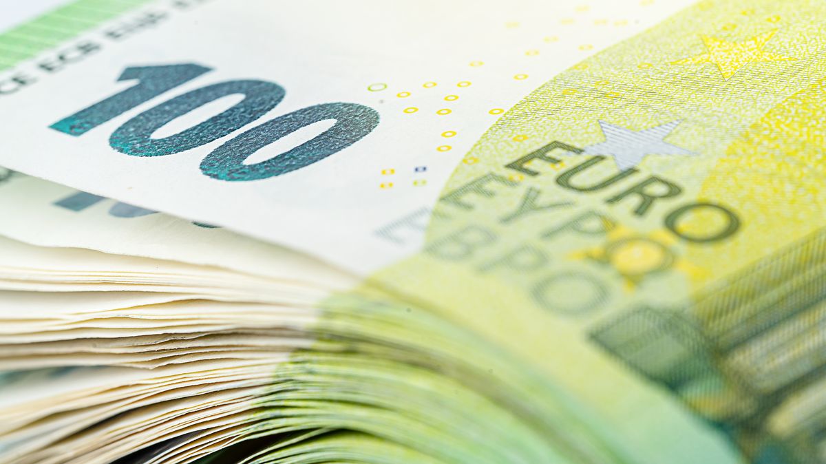 Schodek slovenského rozpočtu do dubna stoupl téměř o 60 procent